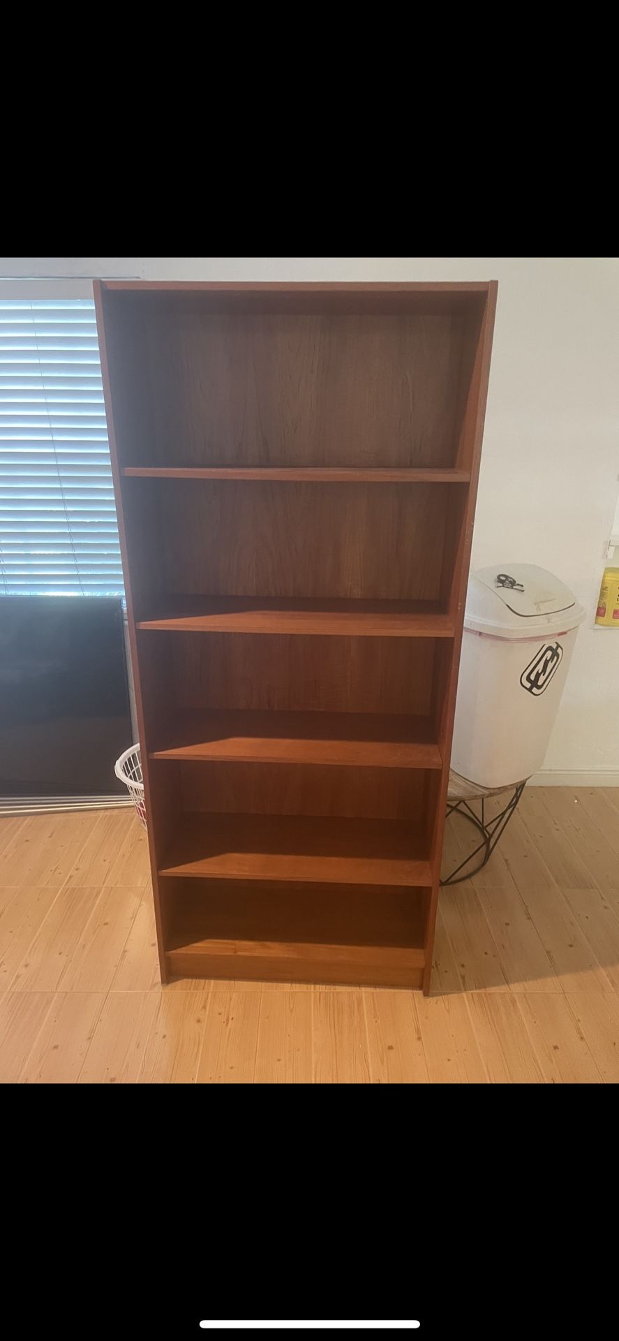 Storage bookshelf
