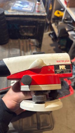 Leica builders level NA740plus