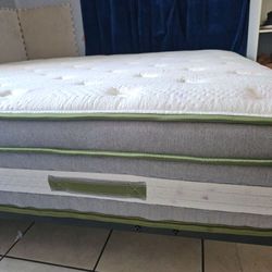 FREE Novilla king size mattress 12" Inch