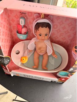 FAO Schwarz Baby Doll Bathtime Bubble Bath Set, a 9-piece toy set