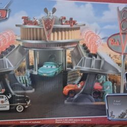 Dysney  Pixar  Flos V8 Cafe Y Cozi Cone Motel Nuevos Cajas dan̈adas Conbo