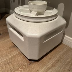 Dog Food container