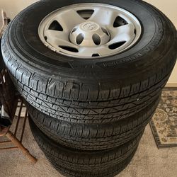 Set Of 4 Toyota 6 Lug Steel Wheels And Tires With Tpms 