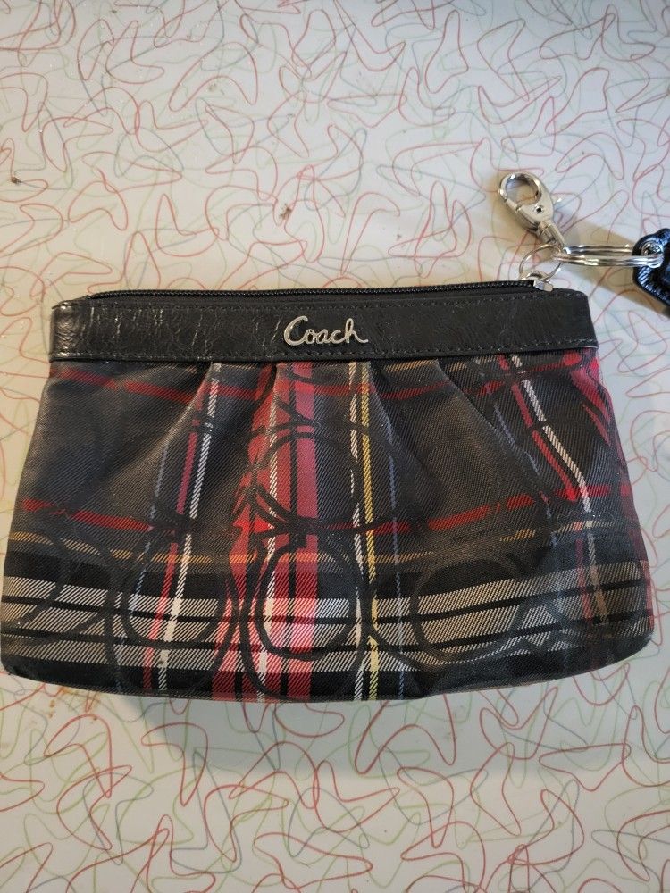 coach small wristlet black