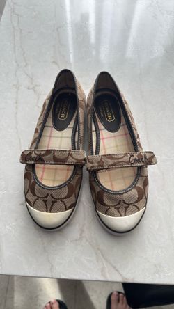 Coach flip-flops