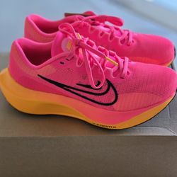 Nike Zoom Fly 5 Size 8 Women