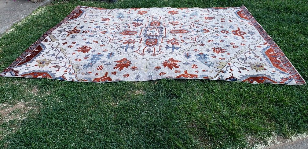 7 ft 10 in X 9 ft 10 in Area Rug