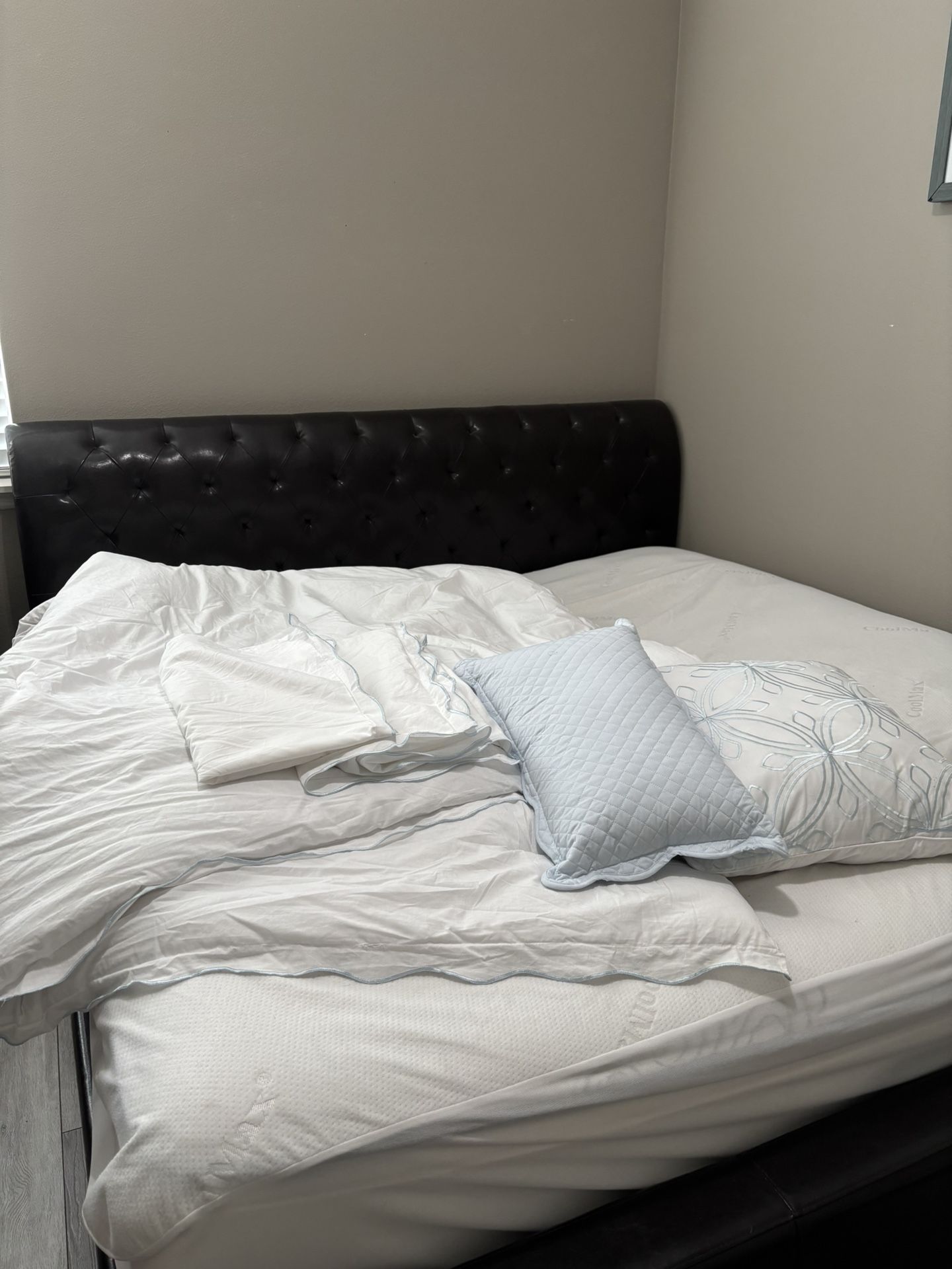King Size Simmons Beautyrest Mattress With Box Spring. King Size Bed With Headboard (damaged but repairable if wanted)