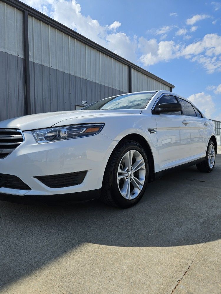 2017 Ford Taurus