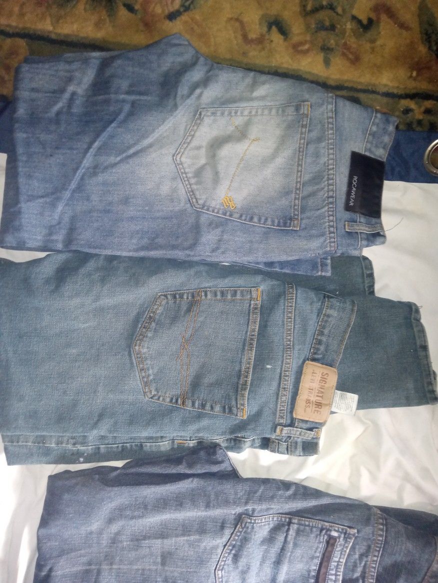 Men's Jeans Size 34 Waist Lengths Are 30/32..$9 Each ..with the Exception Of The Levis And Aeropostale They Are $15 Each .everything Else $9 Each