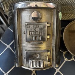 Cast iron cigar humidor