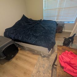 King size mattress- Hardly Used And Has Had Mattress Cover For Its Entirety