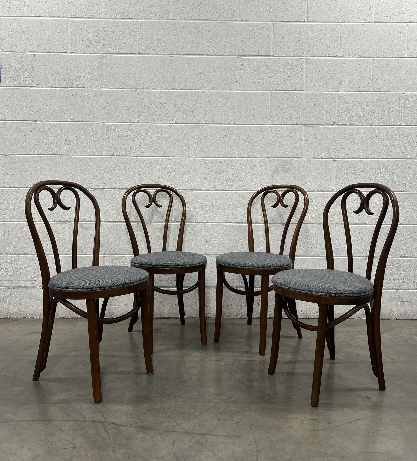 Vintage Mid Century Modern Bentwood Thonet Cafe Bistro Dining Chairs Set of 4