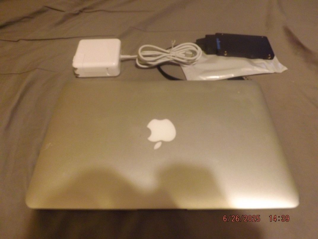 Rare Find 11" Dual Boot MacBook Air Sequoia/Win 11/Office i5 8GB Ram 512GB M2 SSD
