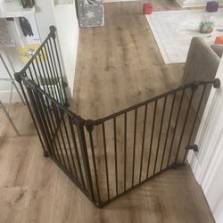 Baby Gate (corner/adjustable)