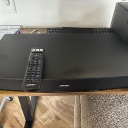 Bose Soundbar / TV Speaker System w Remote (Works Great)