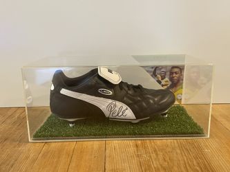 Pele Signed Cleat/boot - PSA/DNA