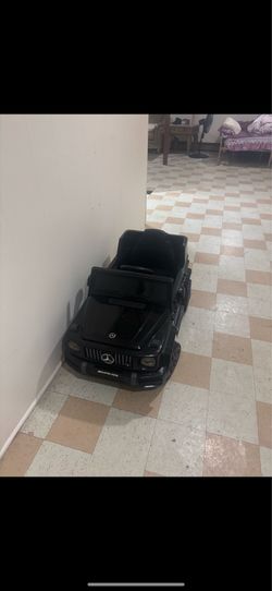 Kids Mercedes electric car