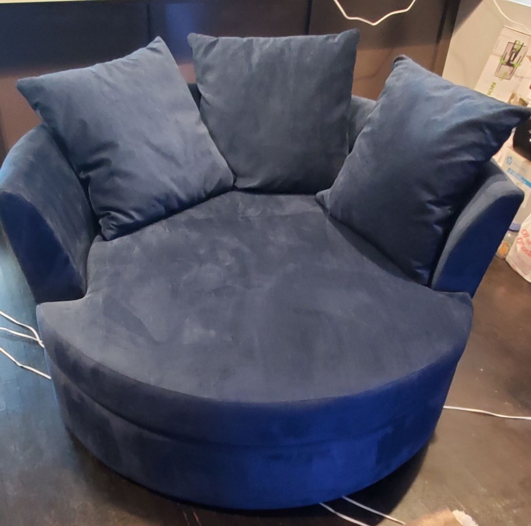 Z Gallerie XL Cuddler swivel Chair
