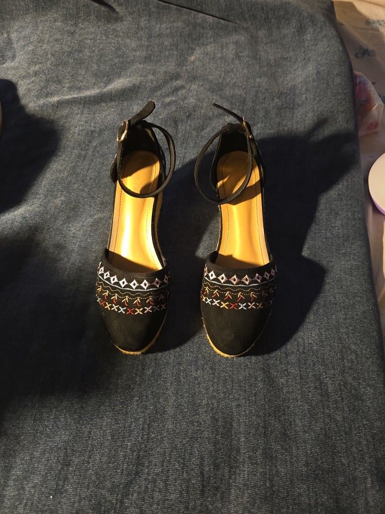 Dream Paris Wedges