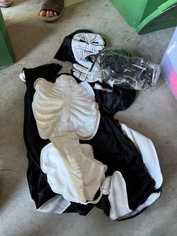Skeleton costume