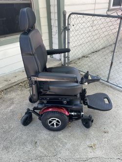 Electric Wheelchair merits With Lift Seat