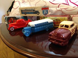 New in box vintage Avon aftershave classic antique car bottles