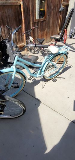 26" Beach Cruiser Excellent Condition new hand grips new tubes ready to ride