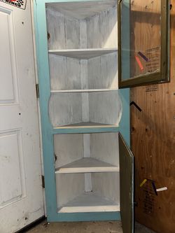 Vintage Corner Display Cabinet/Hutch