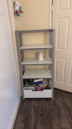 Kids bookshelf