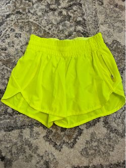 Short Lululemon size 4