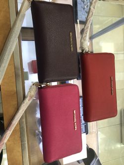 Michael kors Wristlets