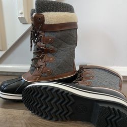 Size 7 Women’s Boots New
