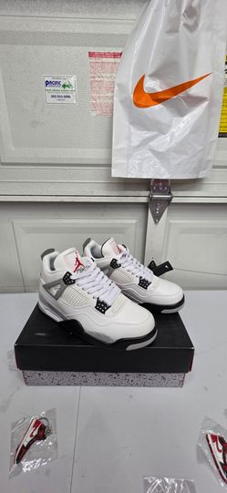 Air jordan 4 retro white cement 2025