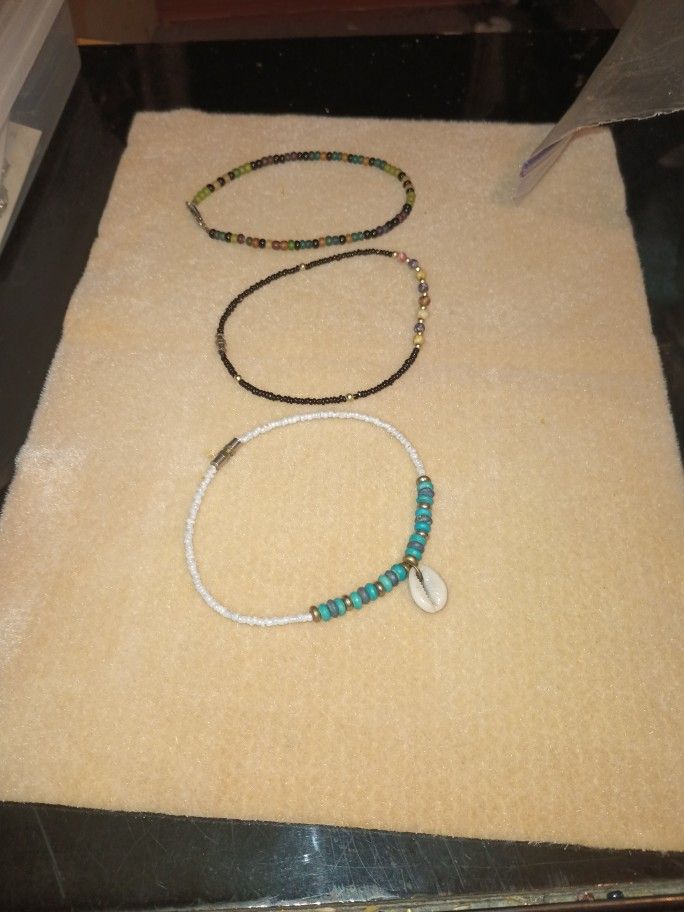 Included Three Anklets Precious Stones