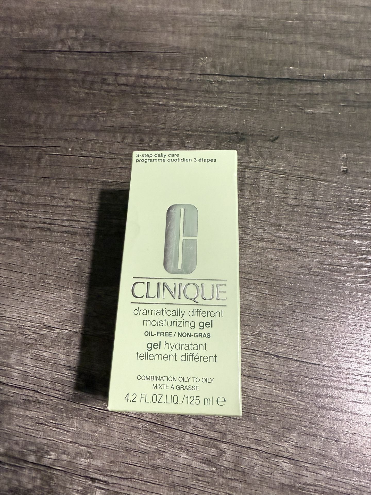 Clinique Dramatically Different Moisturizing Gel – 4.2 fl oz