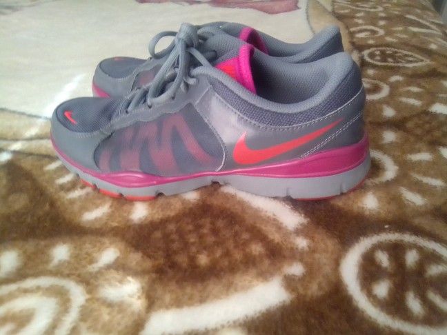 Nike Girls Shoes