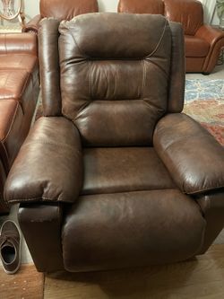 Power Reclinet. Genuine Top Grain Leather. Very Good Condition. Very Comfortable. Little Scratch From Moving It Out From The Room. Only 4 Years Old.