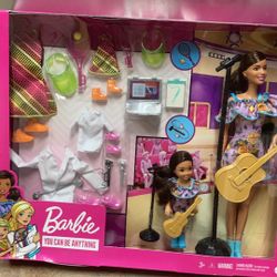 Néw Barbie Set $25