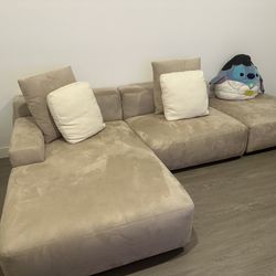 Acanva Couch