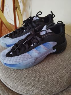 Adidas Exhibit select 2.0