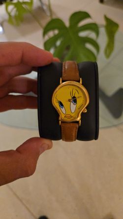 1997 Armitron Tweety Bird Character Watch  Yellow-shaped Dial