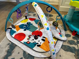 Baby Einstein activity and tummy time play mat