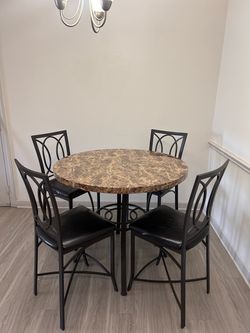Round Dining Table Set with 4 Chairs