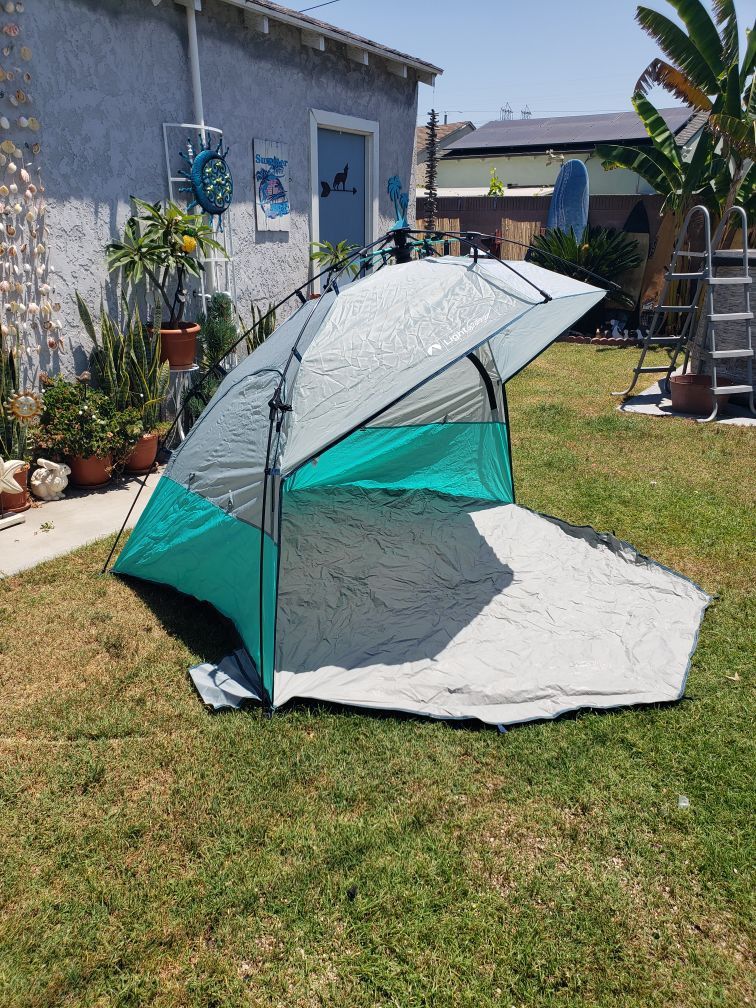 Pop Up Beach Tent / Shade Tent - Excellent Condition