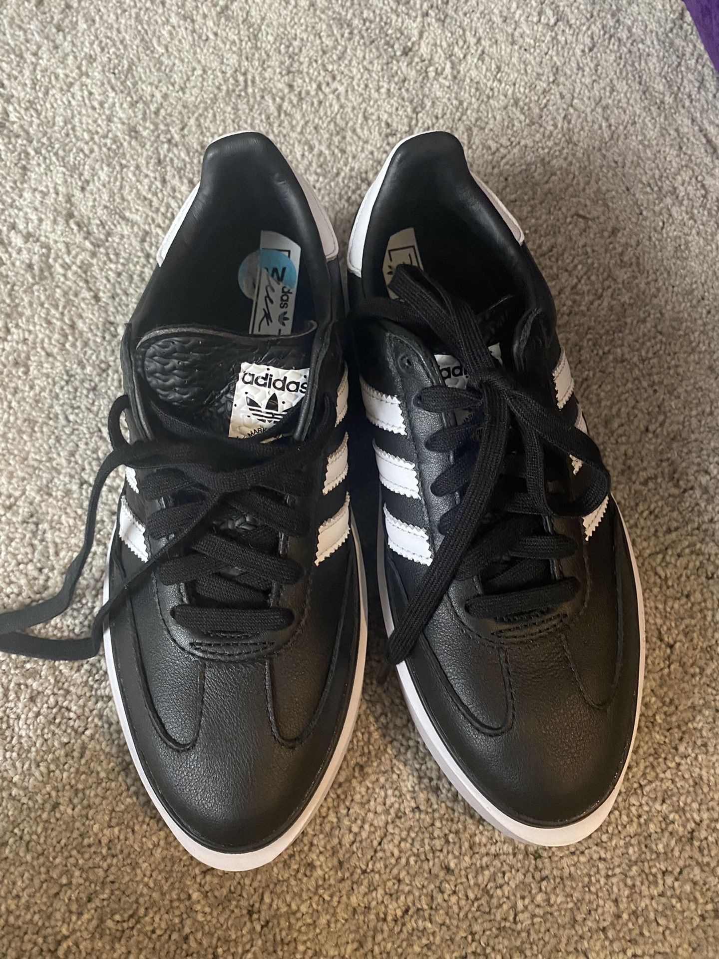 Ladies Adidas Size 6