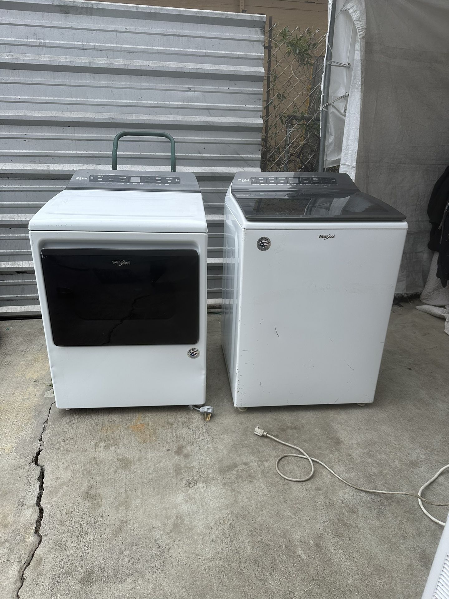 Whirlpool Washer & Electric Dryer Set 