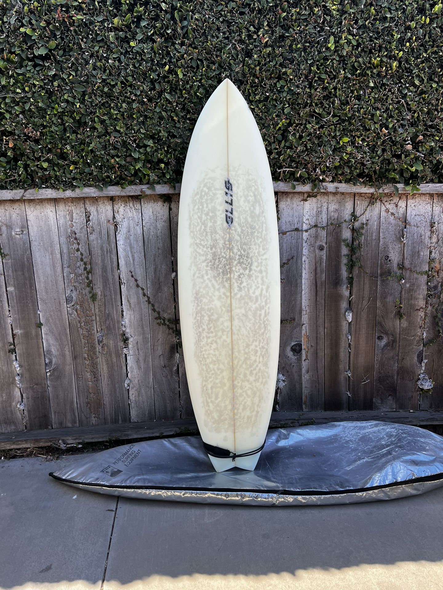 Ellis Surfboard 6’6”