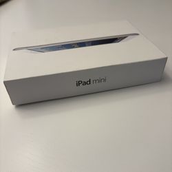 Apple iPad Mini (1st Gen) 32 GB White With Black Flip Case