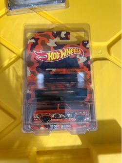 HOT WHEELS 2016 Walmart exclusive Orange Camo 83 SILVERADO